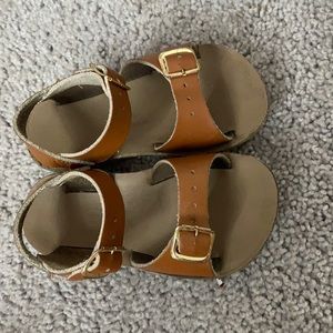 Size 7 saltwater sandals
